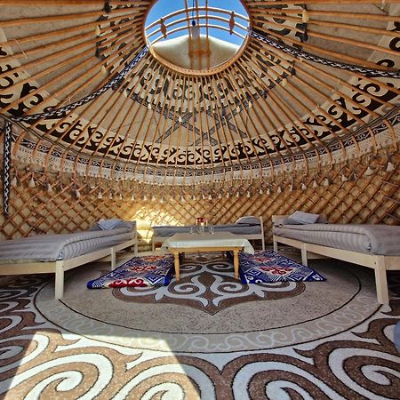Agat Yurt Camp Bed & Breakfast Kaji-Say Bagian luar foto