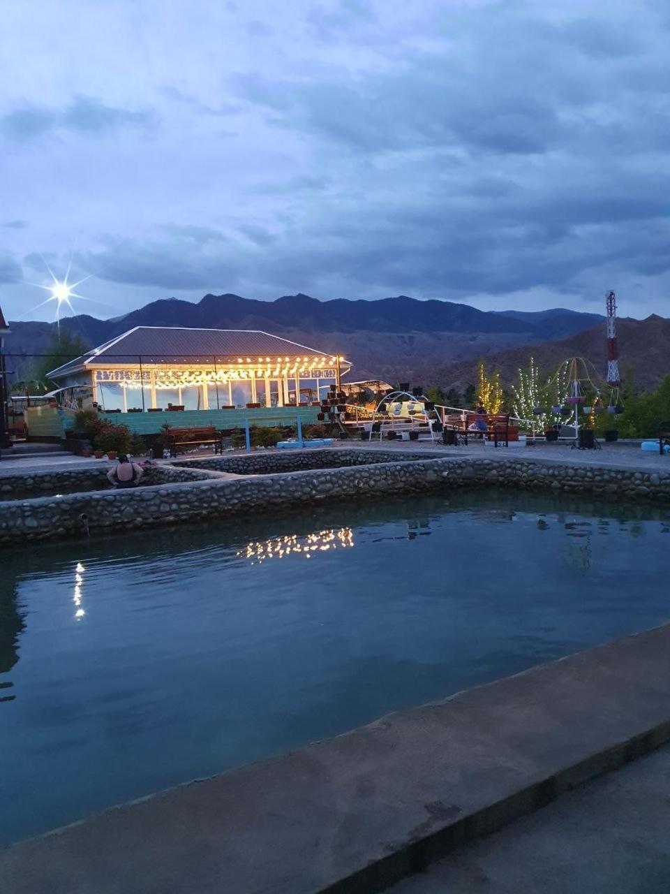 Agat Yurt Camp Bed & Breakfast Kaji-Say Bagian luar foto