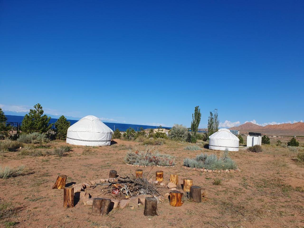 Agat Yurt Camp Bed & Breakfast Kaji-Say Bagian luar foto