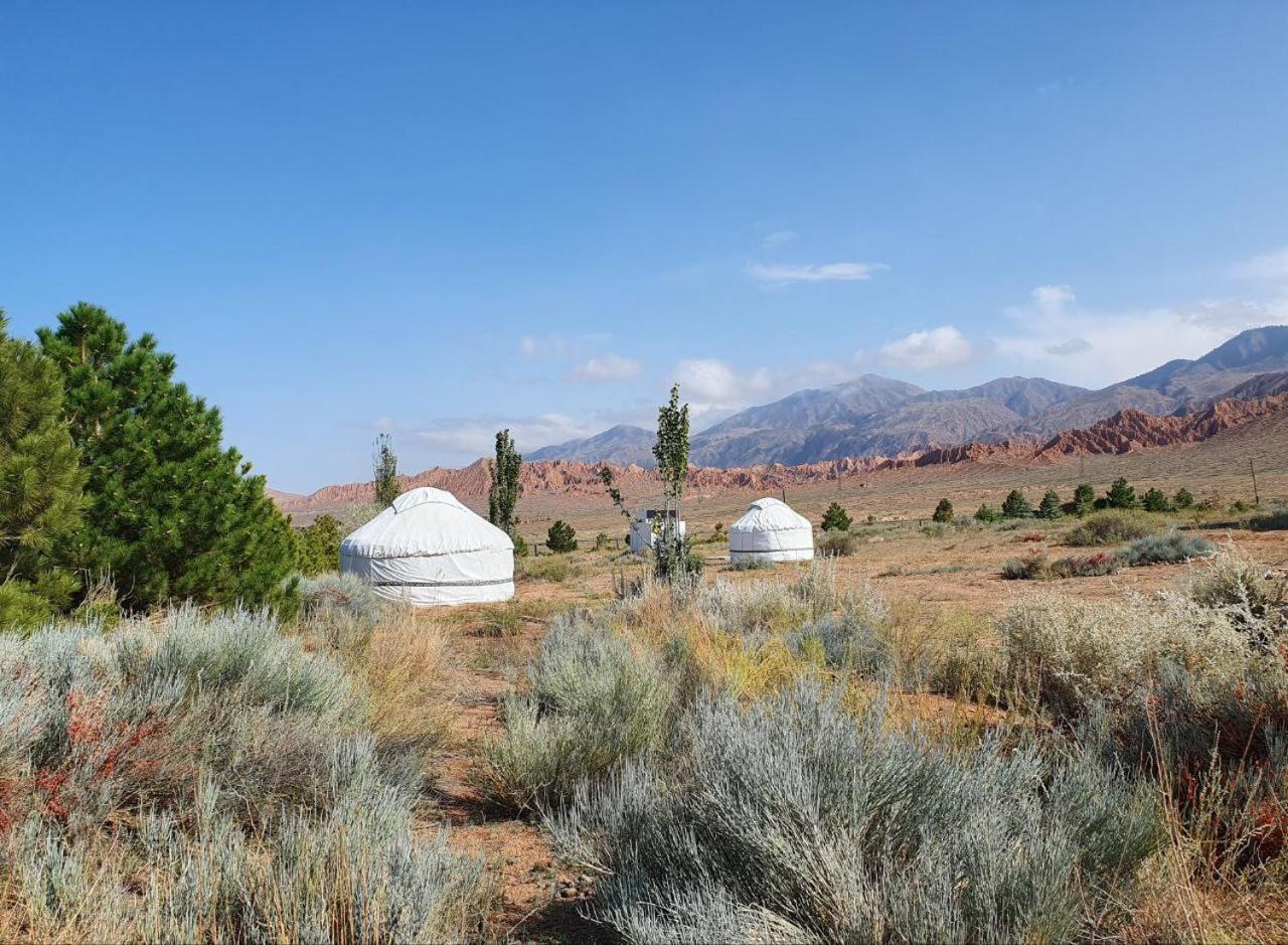 Agat Yurt Camp Bed & Breakfast Kaji-Say Bagian luar foto