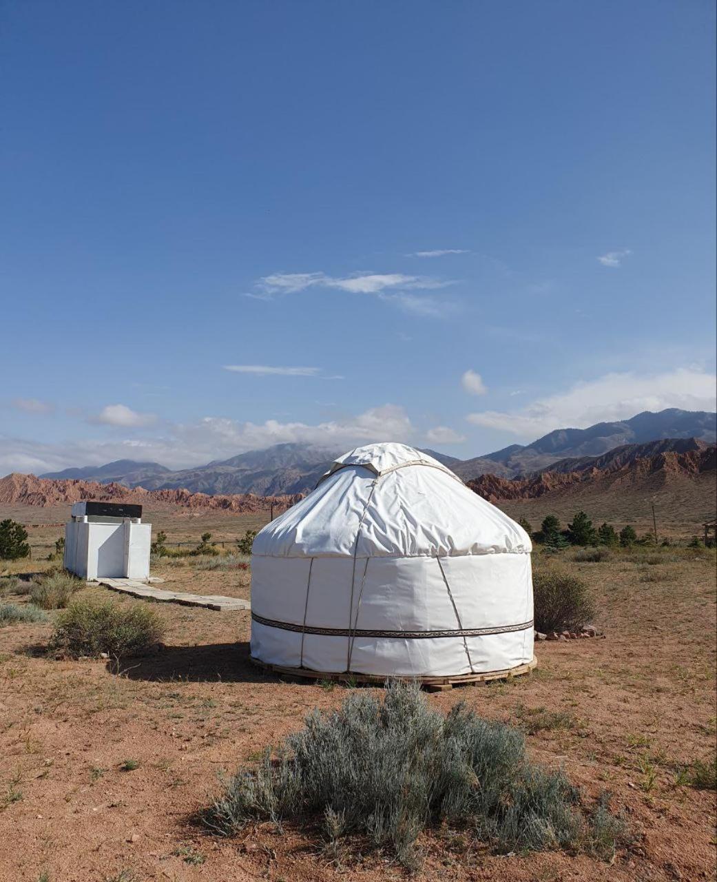 Agat Yurt Camp Bed & Breakfast Kaji-Say Bagian luar foto