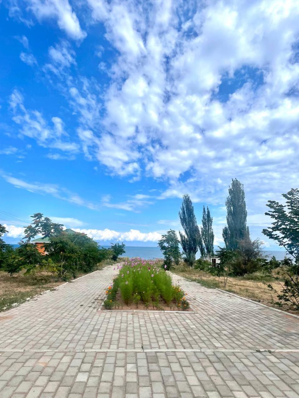 Agat Yurt Camp Bed & Breakfast Kaji-Say Bagian luar foto
