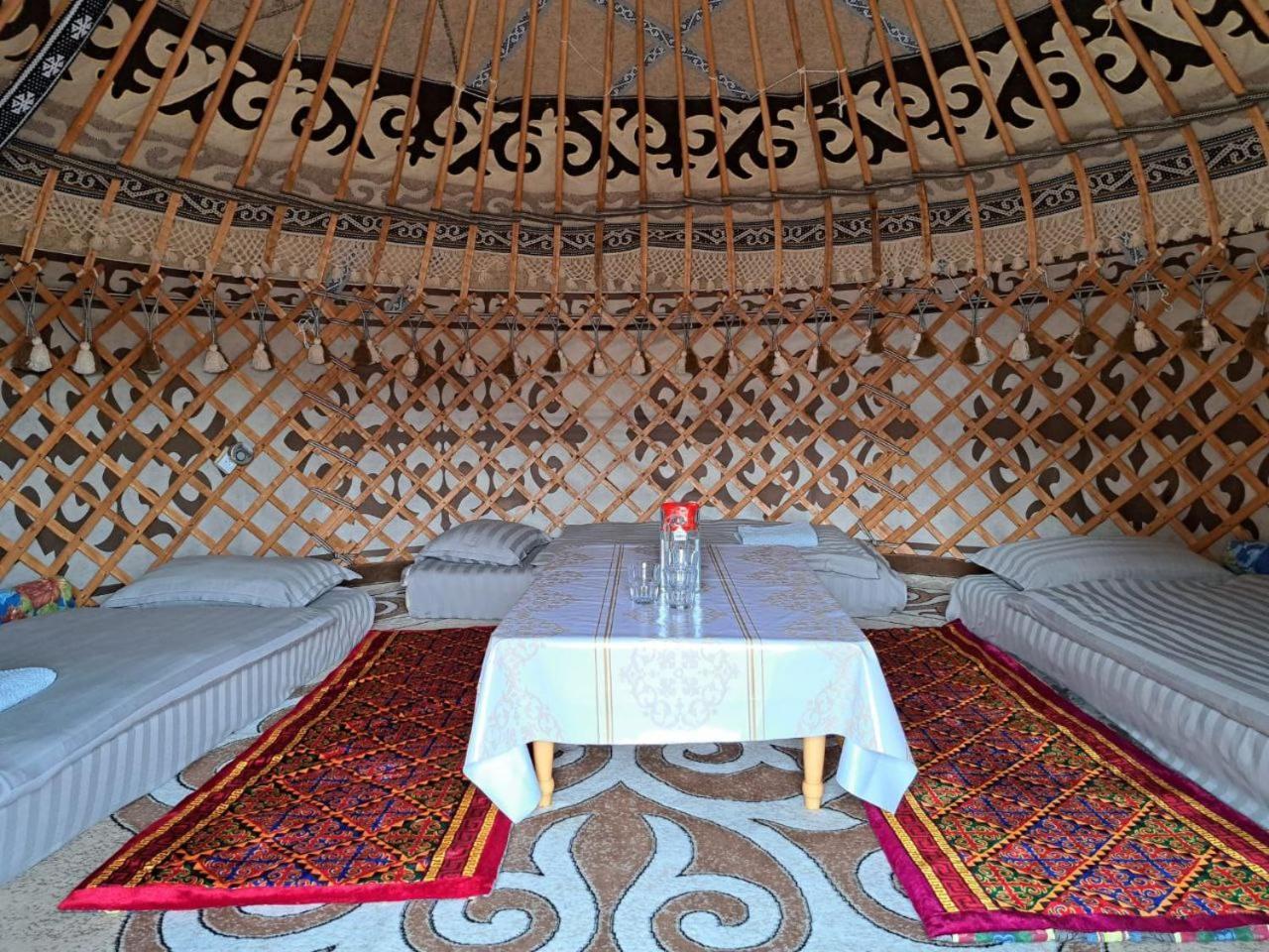 Agat Yurt Camp Bed & Breakfast Kaji-Say Bagian luar foto