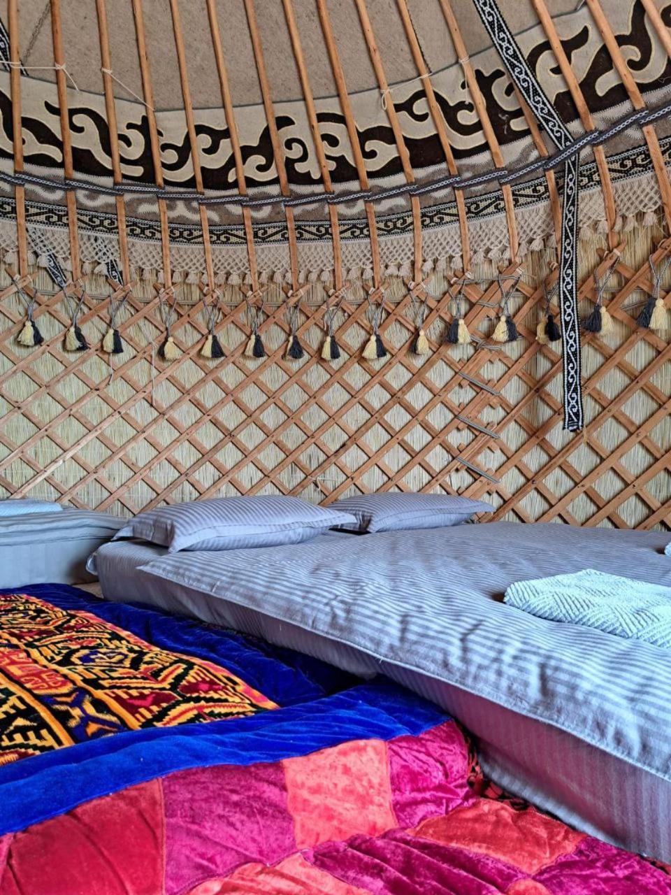 Agat Yurt Camp Bed & Breakfast Kaji-Say Bagian luar foto