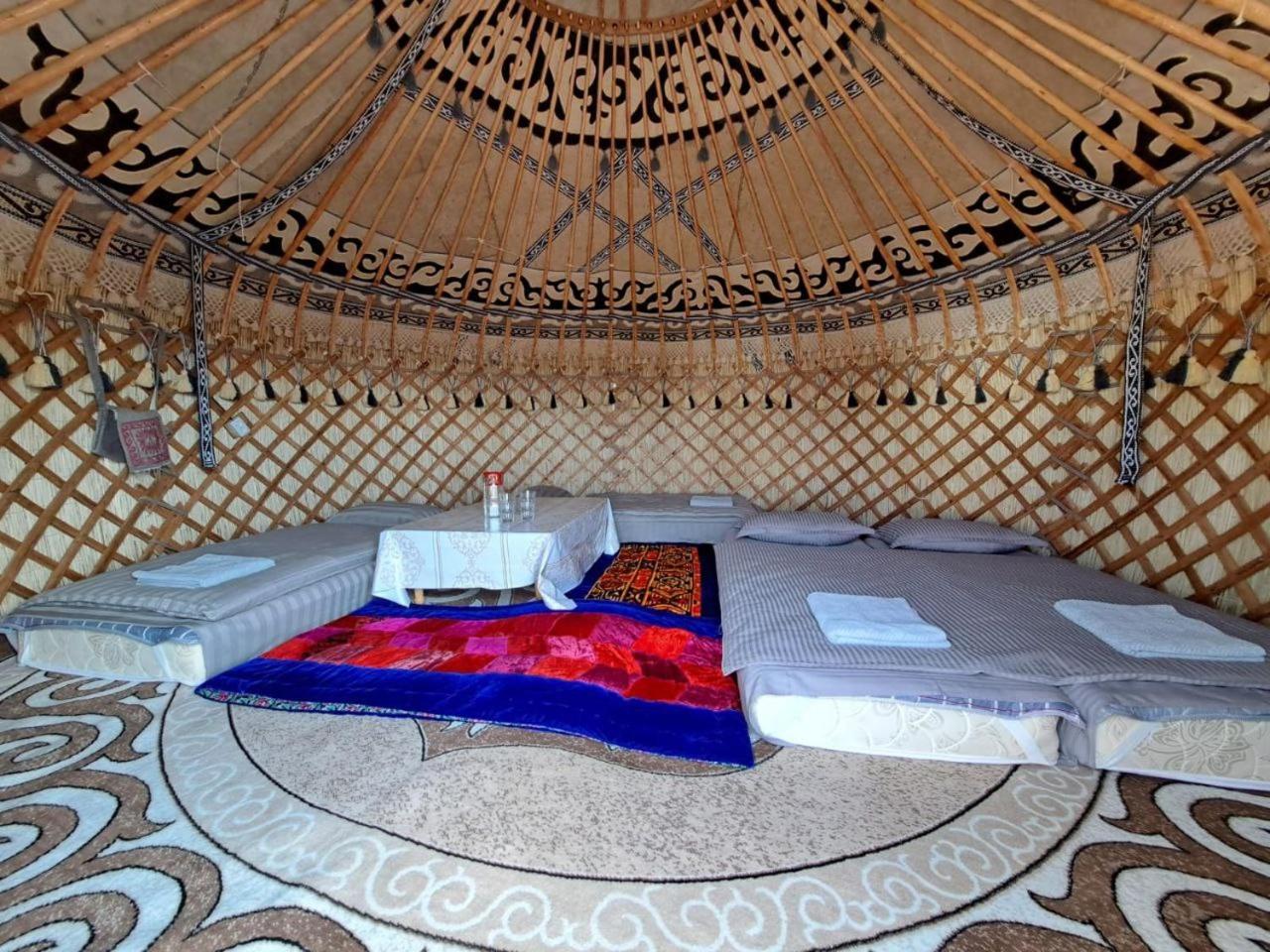 Agat Yurt Camp Bed & Breakfast Kaji-Say Bagian luar foto