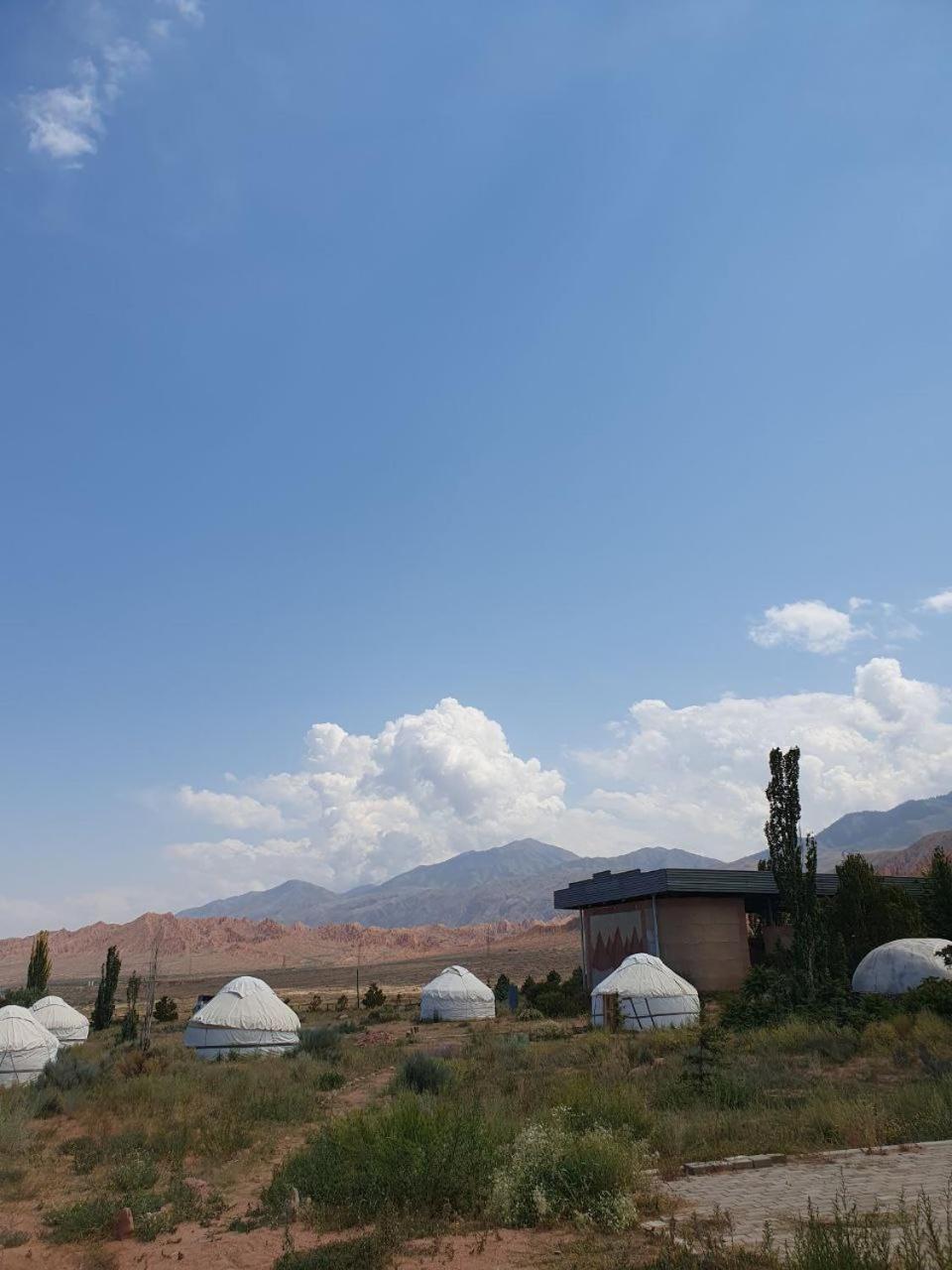 Agat Yurt Camp Bed & Breakfast Kaji-Say Bagian luar foto
