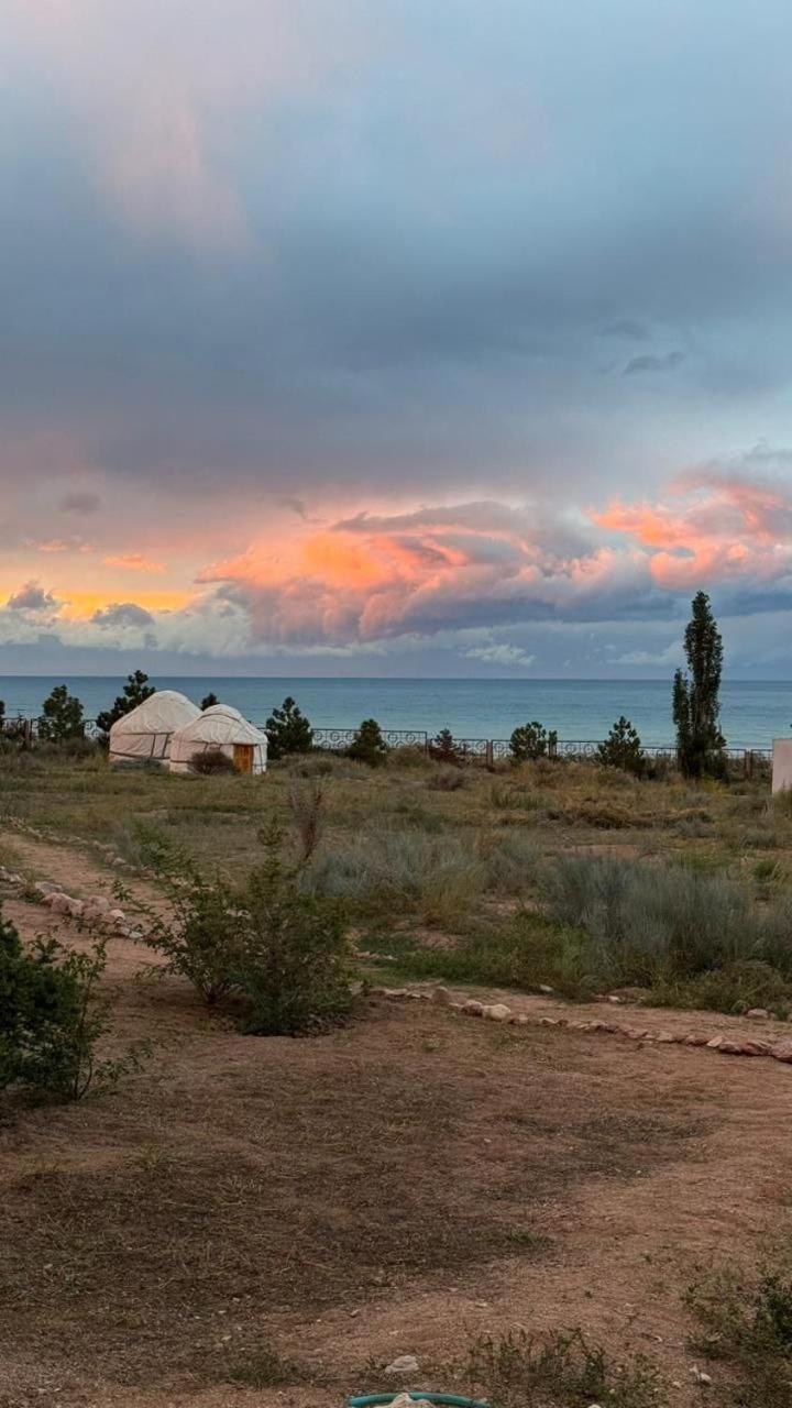 Agat Yurt Camp Bed & Breakfast Kaji-Say Bagian luar foto